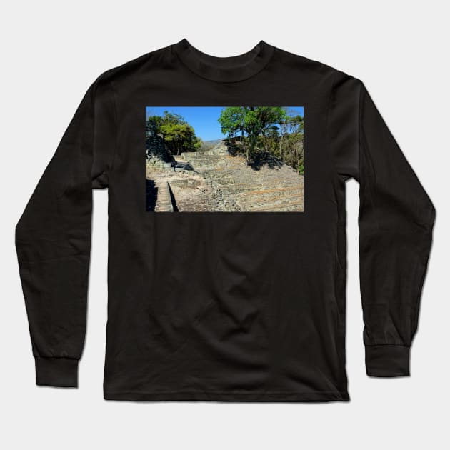 Honduras - Site archéologique de Copán Ruinas Long Sleeve T-Shirt by franck380